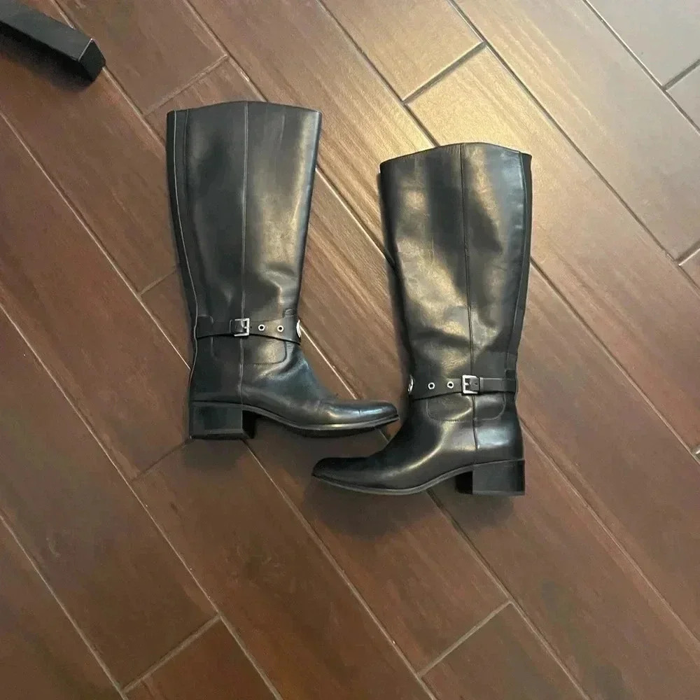 Michael Kors Black Leather Boots - Picture 4 of 12
